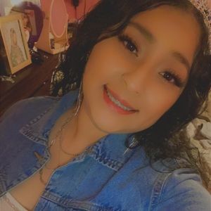 Meet your Posher, Esmeralda